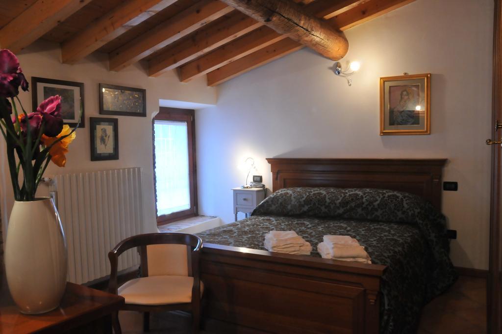 Bed & Breakfast Castello Padenghe sul Garda Bilik gambar